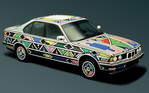 Symbiosis between BMW cars and art