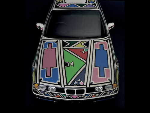 Symbiosis between BMW cars and art