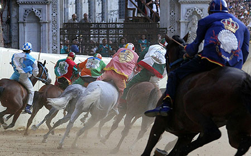 palio race11 Sienas Palio Horse Race