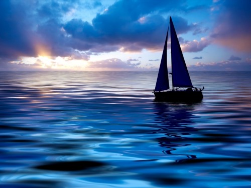 sunset08 Sunset sailing. Photo © Eric Gevaert