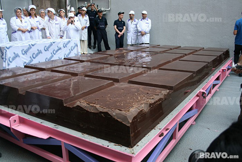worlds-largest-chocolate16.jpg