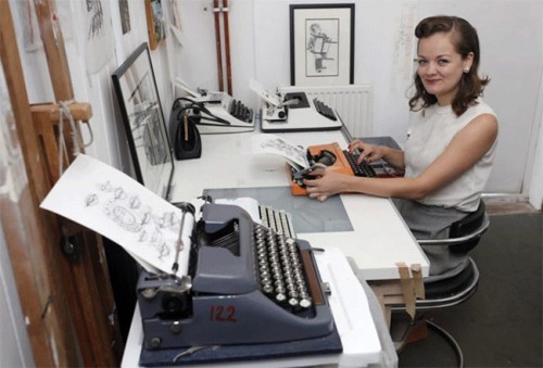Using Typewriters To Create Art
