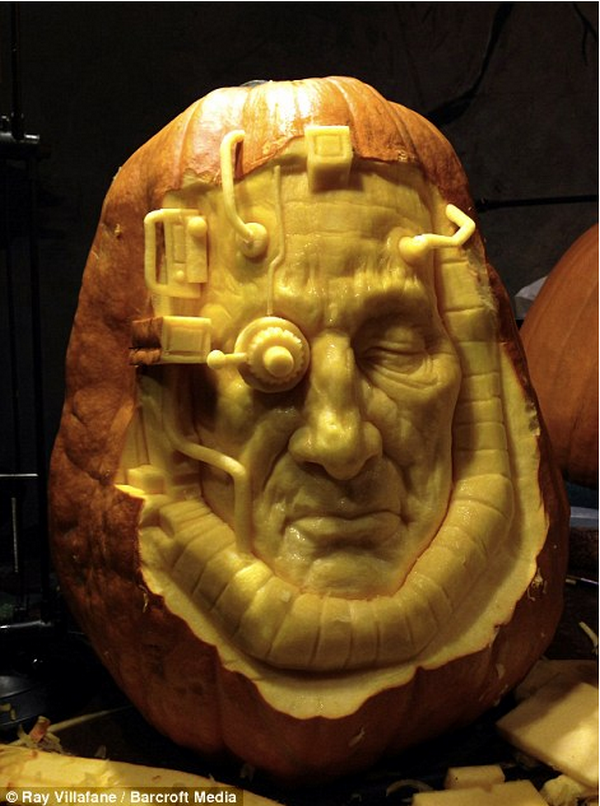 Creepy pumpkin decorations for Halloween