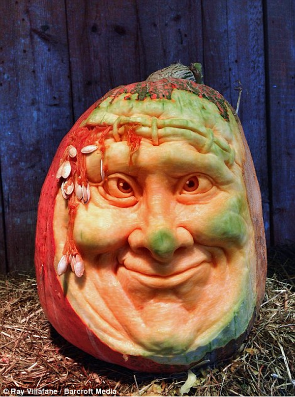 Creepy pumpkin decorations for Halloween