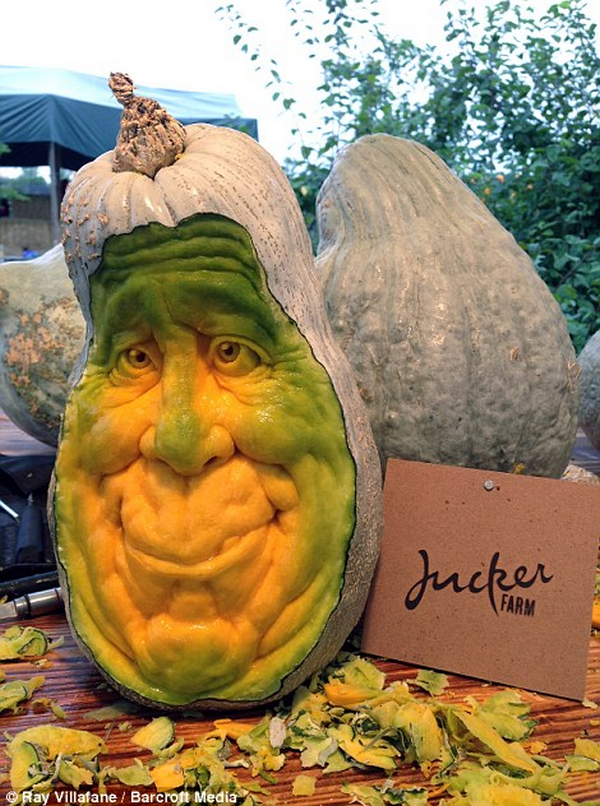 Creepy Halloween pumpkin decorations