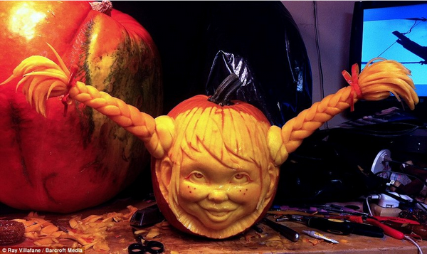 Creepy Halloween pumpkin decorations
