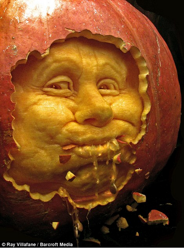 Creepy Halloween pumpkin decorations