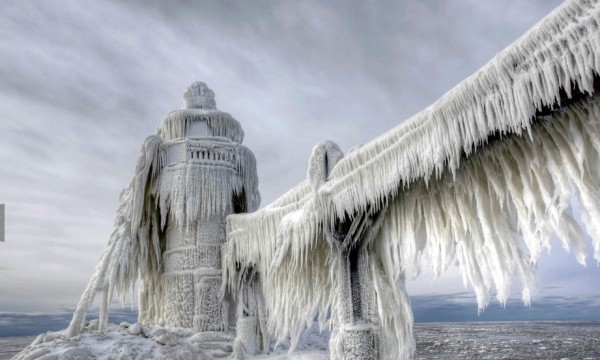 Frozen lighthouse by Thomas Zakowski