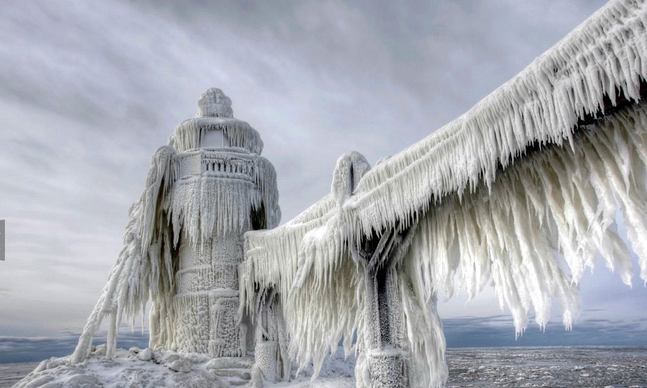 Frozen lighthouse by Thomas Zakowski