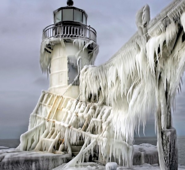 Frozen lighthouse by Thomas Zakowski