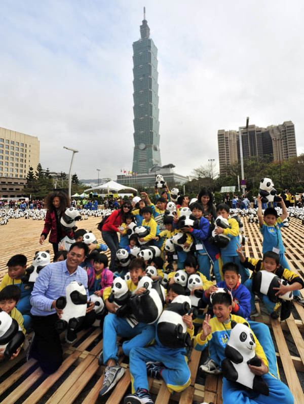 Open air Exhibition Pandas World Tour   Taipei, China
